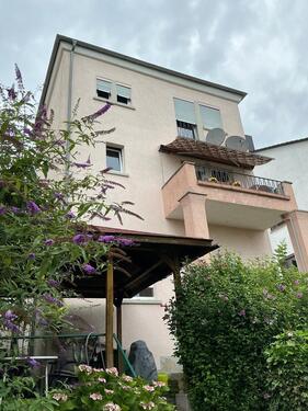 Foto - Bergen-Enkheim: Haus mit 7 Zimmer zum Sanieren! Panoramablick!