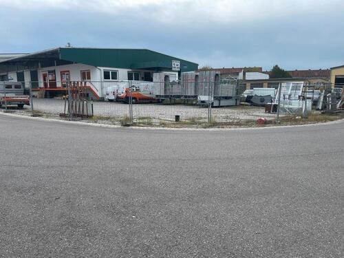 Foto - Freifläche für z.B. Autohandel - 700,00&nbsp;EUR Kaltmiete,