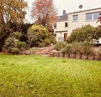 +++ Zweifamilienhaus mit Garten in Oberhausen +++