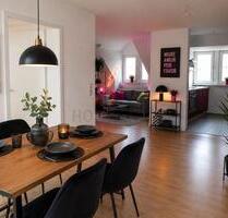 Dachatelierwohnung mit Einbauküche + Tiefgaragenstellplatz neu zu vermieten, zw. Erlangen + Nürnberg