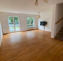 Haus im beliebten Waldplateau - 2.100,00&nbsp;EUR Kaltmiete, ca.&nbsp; 131,00&nbsp;m&sup2; in Kelkheim (Taunus) (PLZ: 65779)