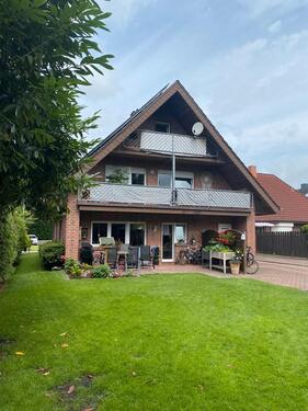 Foto - Diese Dachgeschosswohnung befindet sich in zentraler Lage am Obenende in einer Sackgassenlage. Das Haus wurde 1980 erbaut. Die Dachgeschosswohnung verfügt über 50 m² Wohnfläche aufgeteilt in eine...