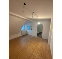 Familienfreundliche 5-Zimmer-Wohnung mit eigenem Eingang nach Ker - Übach-Palenberg