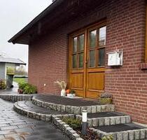 Massivhaus mit Wohnkeller, Traumgarten & Feldrandlage - Sandesneben