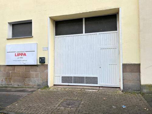 Foto - Lagerhalle, Lagerfläche mit großem Tor im Erdgeschoss