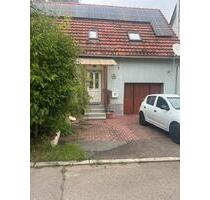 Haus mit kleinem Garten - 250.000,00&nbsp;EUR Kaufpreis, ca.&nbsp; 130,00&nbsp;m&sup2; in Villingen-Schwenningen (PLZ: 78054)