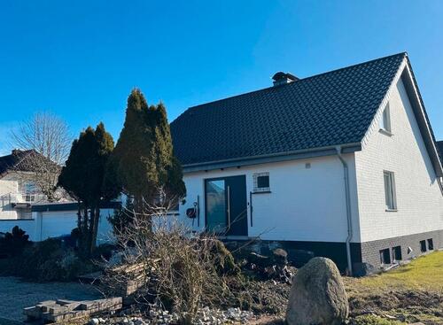 Foto - Kernsaniertes, modernes Einfamilienhaus in ruhiger Lage