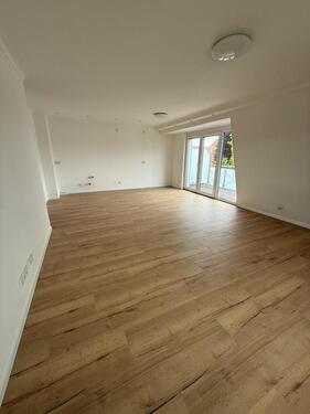 Foto - Moderne 3-Zimmer-Wohnung mit Dachterrasse & Garage in Lauingen –