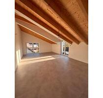 Erstbezug*Helle 3,5 ZKB DG-Wohnung mit Balkon - Schiffweiler