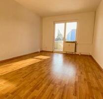 Einziehen & Wohlfühlen! Schöne helle Wohnung in der Südstadt zu vermieten! - Güstrow