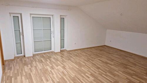 Foto - 1 Zimmer-Dachgeschosswohnung - 450,00 EUR Kaltmiete,