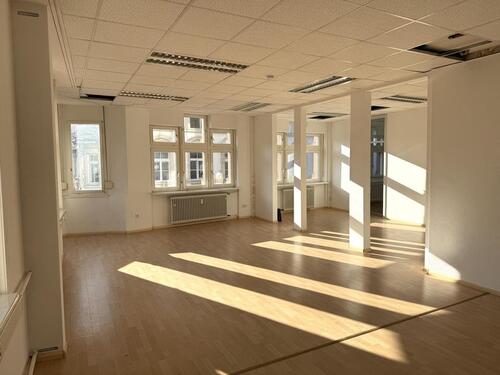 Foto - Zentral statt außen vor - Büroetage direkt auf der Kajo.