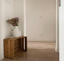 Hübsche 2-Raum-Wohnung mit Balkon und Einbauküche in der südlichen Innenstadt, unweit vom Zentrum - Halle (Saale) Damaschkestraße