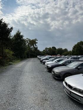 Foto - Top-Stellplätze Nähe Flughafen (6 Min.) – Ideal für Valet-Service