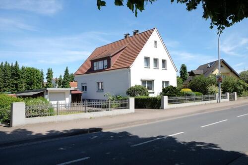 Foto - Ein-Zweifamilienhaus mit viel Platz, Keller und Garage