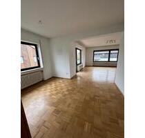 Modernisierte Wohnung mit 4,5 Zimmern in 76694 Forst