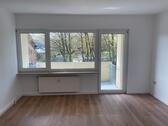 Foto - 2,5-Zimmer-Wohnung 1. OG mit Balkon – frisch renoviert, Erstbezug