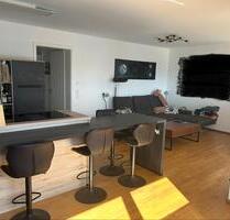 Moderne 3 Zimmer Wohnung mit Küche, Garten und Garage - Burglengenfeld