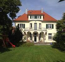 Exklusive 3ZKB DG.-Wohnung in denkmalgeschützter Villa im Paulusviertel - Darmstadt Bessungen