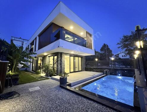 Foto - Verkaufe Zwei Etagen Villa in Kuşadası İzmir TURKEI