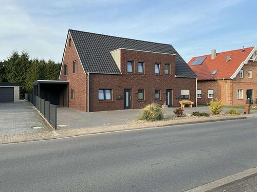 Foto - Wunderschöne hochwertige Doppelhaushälfte mit Carport - Zentrumsnah in Lindern (Oldb.)