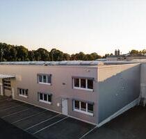 50859 Köln-Lövenich - Gewerbehalle mit Büros und Loading-Dock