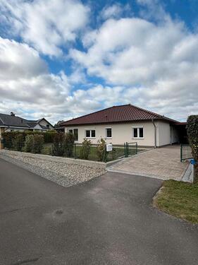 Foto - Haus zur Miete - 1.200,00 EUR Kaltmiete,