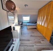 Möbliertes WG-Zimmer in heller DG Von Apr 15. Bis Mai 18.2026 - Hamburg Harburg