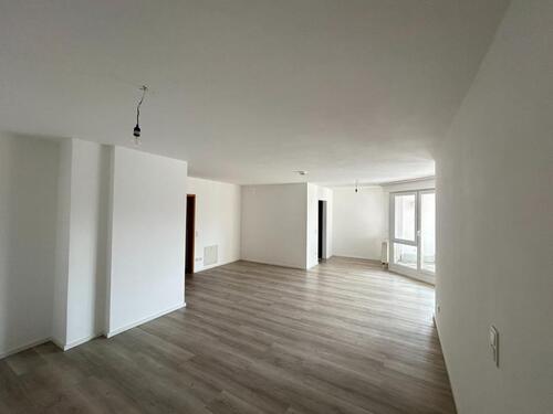 Foto - Großräumige 1-Zi-Wohnung mit Loggia & EBK - provisionsfrei