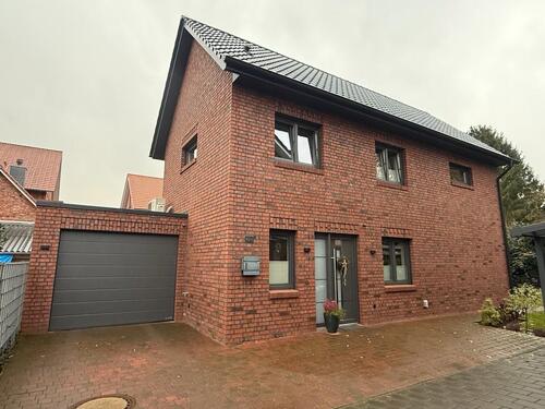 Foto - Attraktives Einfamilienhaus mit Garage