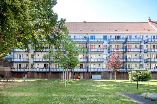 Foto - Tolle renovierte 2-Raumwohnung mit Balkon im Erdgeschoß im Kreuzviertel!