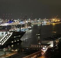 Exklusive 2 12 Zimmerwohnung in Altona mit Schwimmbad und Sauna - Hamburg Wandsbek