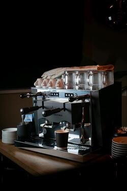 Foto - Cafe Bar Bistro Kneipe in Bestlage, Modernisiert! GEGEN ABLÖSE!