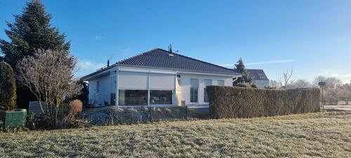 Foto - Einfamilienhaus im Bungalowstil voll unterkellert