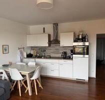 Von Privat: 2-Zimmer-Wohnung mit Balkon, Weitblick, TG, Fahrstuhl - Hamburg Eppendorf