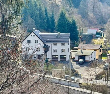 Foto - REDUZIERT!!! Doppelhaushälfte mit Grundstück u. Garagen