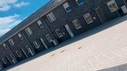 Foto - Modernes ruhiges Reihen- Mittelhaus mit Wärmepumpe provisionsfrei