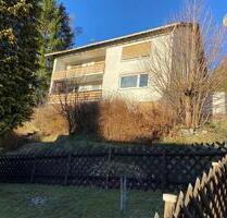 4-Zimmer-Wohnung nach Renovierung mit Balkon & Garage – Tettau
