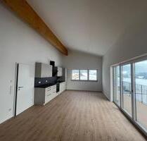Neubau trifft Komfort: Stilvolle DG-Wohnung mit Einbauküche - Tiefenbach