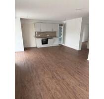 LUNDEN-ZU VERMIETEN-3 ZIMMER EG WOHNUNG-DB-EBK MIT GS