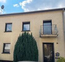 Großzügige Doppelhaushälfte mit Garage und Garten - Saarbrücken West