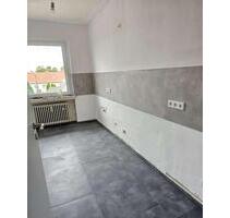 Erstbezug nach Sanierung: 3 Zi-Sonnenwohnung mit Balkon, ruhig und doch zentral gelegen - Solingen Wald Erstbezug nach Sanierung: 3 Zi-Sonnenwohnung mit Balkon, ruhig und doch zentral gelegen - Solingen Wald