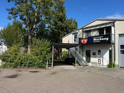 Foto - 2-Zimmer-Wohnung in Gewerbehalle mit Carport und Garten in 85123