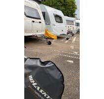 Stellplatz geteert mit Licht eingezäunt Privat Grundstück - Schallstadt