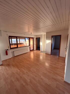 Foto - Attraktive 3-Zi.-DG-Wohnung mit Wintergarten