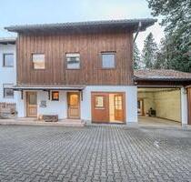 FIRSTPLACE - Wohnen und arbeiten: Eckhaus in Oberhaching mit optionaler Lagerhalle