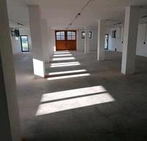 helle Lagerhalle - 1.200,00&nbsp;EUR Kaltmiete, ca.&nbsp; 4,00&nbsp;m&sup2; in Emmering (PLZ: 83550)