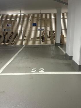 Foto - TG-Stellplatz direkt im Outlet-Zentrum Metzingen zu vemieten