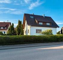 Zweifamilienhaus mit viel Potenzial und Lagerfläche in Kürzell - Meißenheim