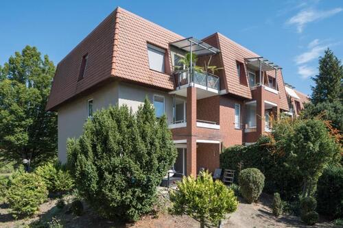 Foto - Gemütliche 2-Zimmer-Wohnung mit Laminat und Balkon in Wolfsburg